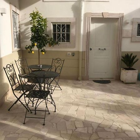 Casa Di Flo Lägenhet Bari Exteriör bild
