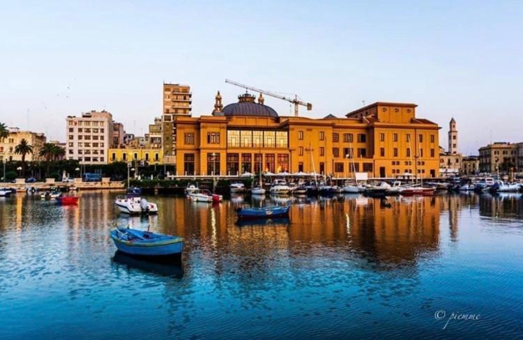 Casa Di Flo Lägenhet Bari Exteriör bild