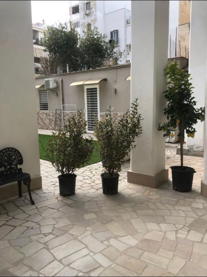 Casa Di Flo Lägenhet Bari Exteriör bild