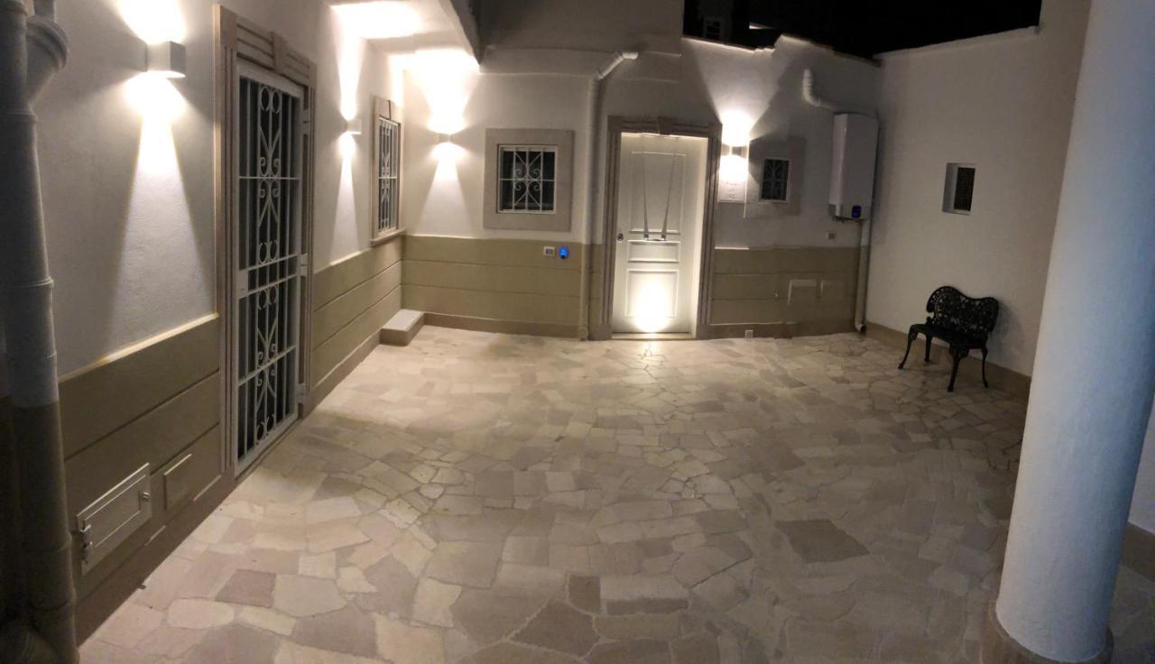 Casa Di Flo Lägenhet Bari Exteriör bild